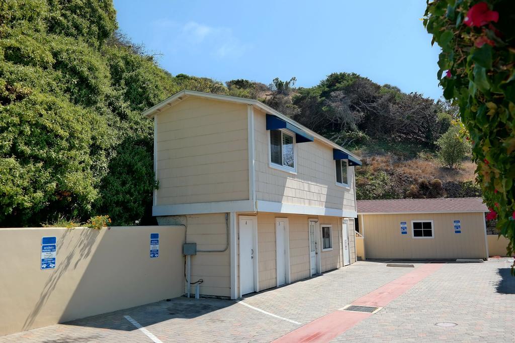 Malibu Country Inn Exterior photo