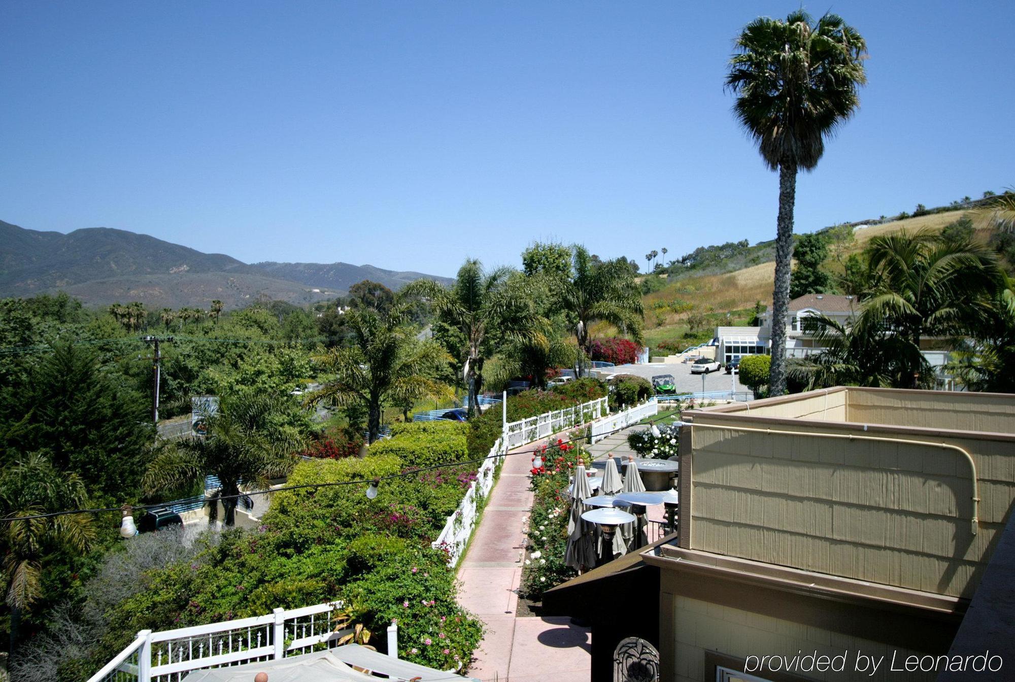 Malibu Country Inn Exterior photo